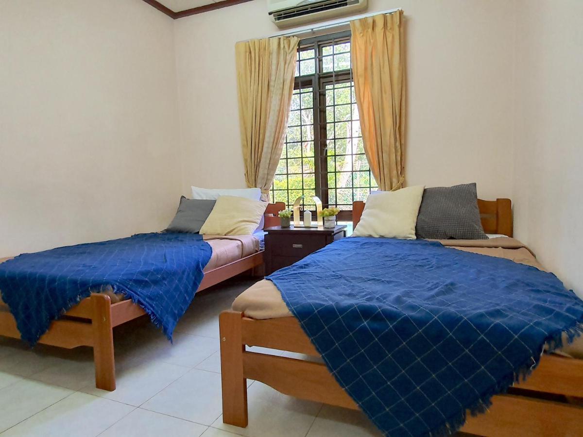 Melaka Afamosa Villa With Private Pool For 10 Pax Alor Gajah Extérieur photo